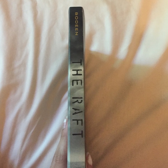 Book: The Raft - S.A. Bodeen - Picture 3 of 4