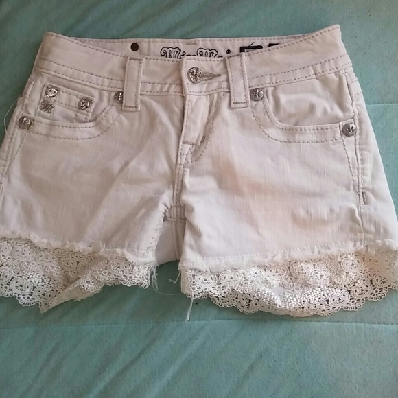 Miss Me Shorts - Picture 3 of 4