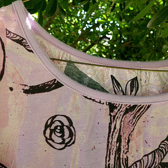 SOLD More pictures of the neckline