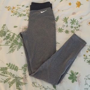GRAY NIKE PRO LEGGINGS