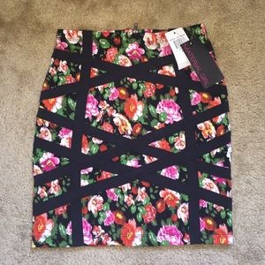 BRAND NEW XS Floral Skirt