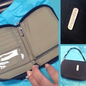 Baggalini Wristlet/wallet ~ Black