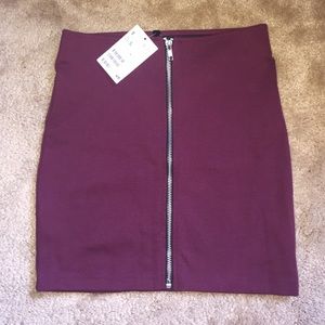 BRAND NEW SZ 2 HM SKIRT