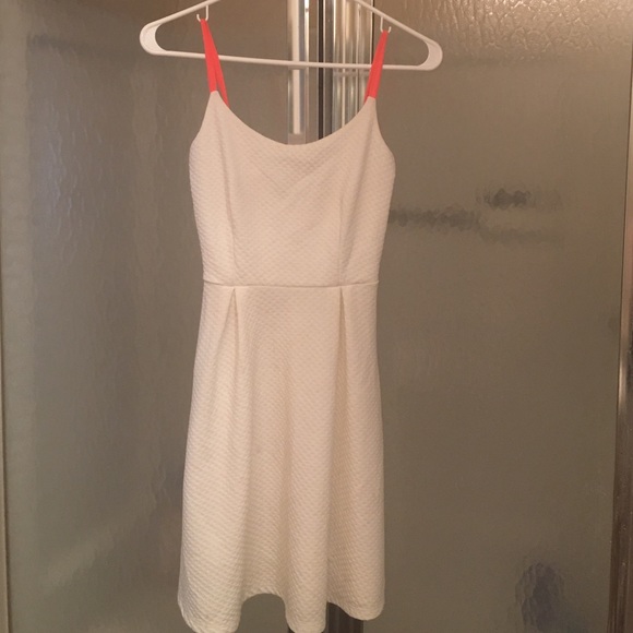 ❌ ❌ traded ❌ ❌ Super cute white dress