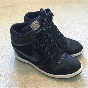 BRAND NEW! Nike Force black wedges (7.5)