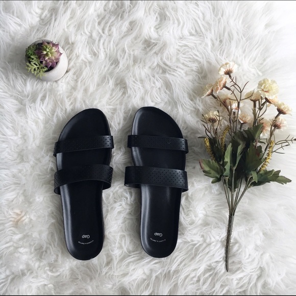 GAP black sandals