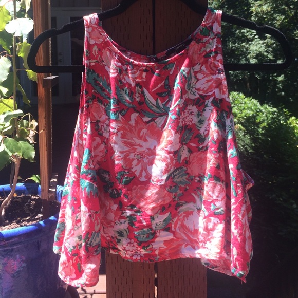 Open back floral crop tank top