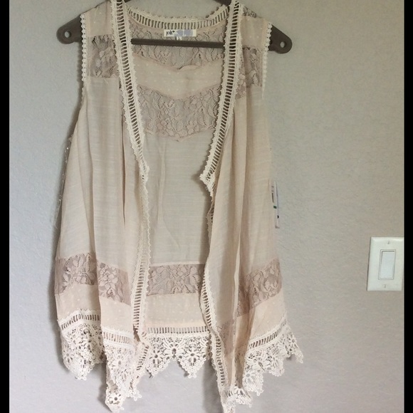 Boho Lace & Crochet Vest  L - Picture 2 of 4