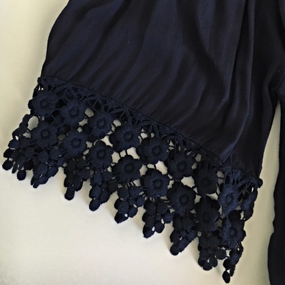 ✨HP✨🌍 NWOT Off the Shoulder Blouse, Navy Blue - Picture 3 of 4
