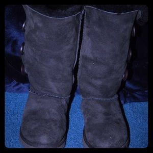 Bailey button triplet uggs