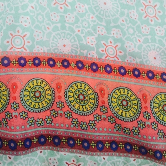 Colorful Cold Shoulder Pattern Top - Picture 3 of 3