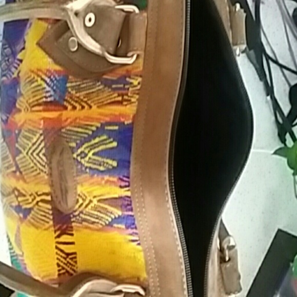 Handmade Embroidered Handbag - Picture 4 of 4