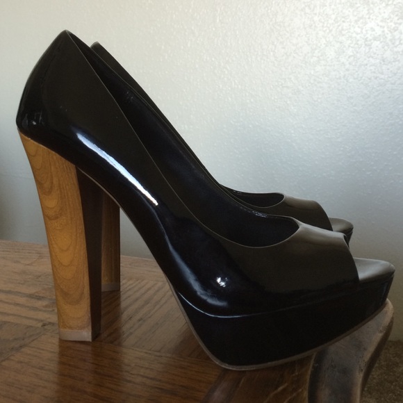 Open Toe Heels - Picture 2 of 4