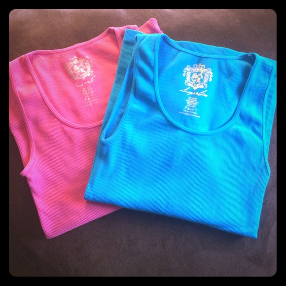 Set of two spandex tanks