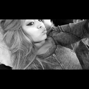 Meet your Posher, Tina