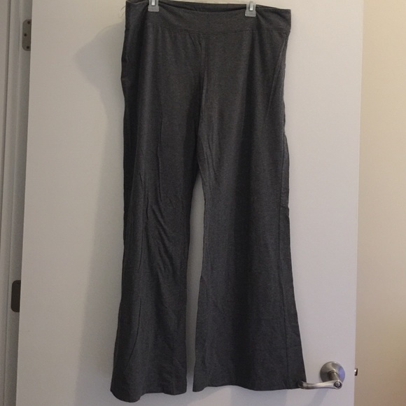 Gray yoga pants