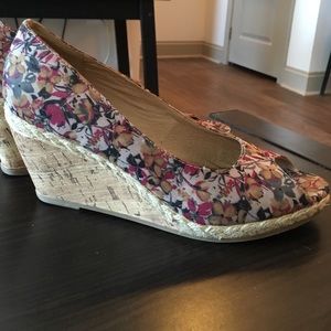Floral Wedges