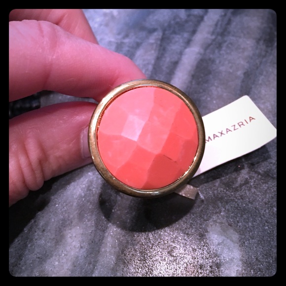 BCBG MaxAzria Coral Large Stone Ring NWT Sz 6