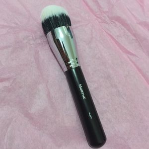 Morphe M457 brush firm unless bundled