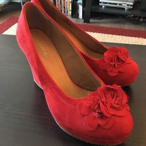 Suede red leather wedges