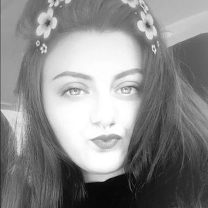Meet your Posher, Kara
