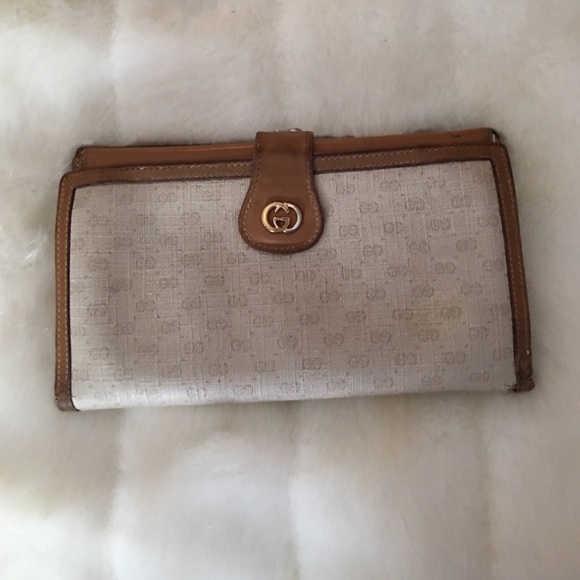 Vintage GUCCI wallet!!