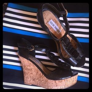 •STEVE MADDEN• Black ruffle wedges w cork bottom