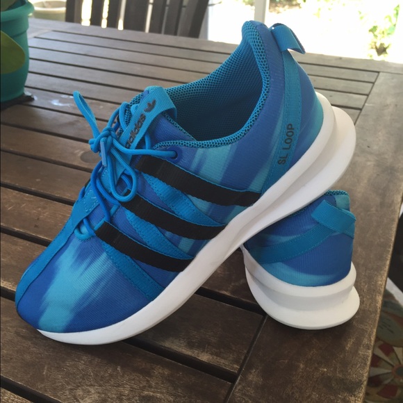 Adidas Shoes - Adidas SL loops