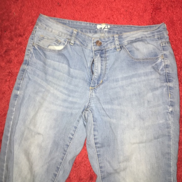 Washed Jeans - Picture 3 of 4