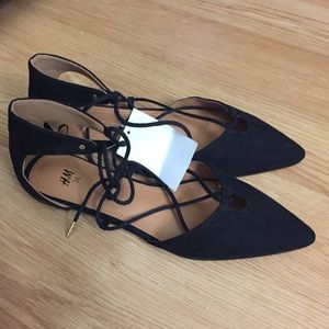 NWT H&M Black Faux Suede Lace Up Flats size 5.5W