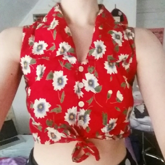 ♻️donated♻️ Floral Tie Front Crop Top - Picture 2 of 2