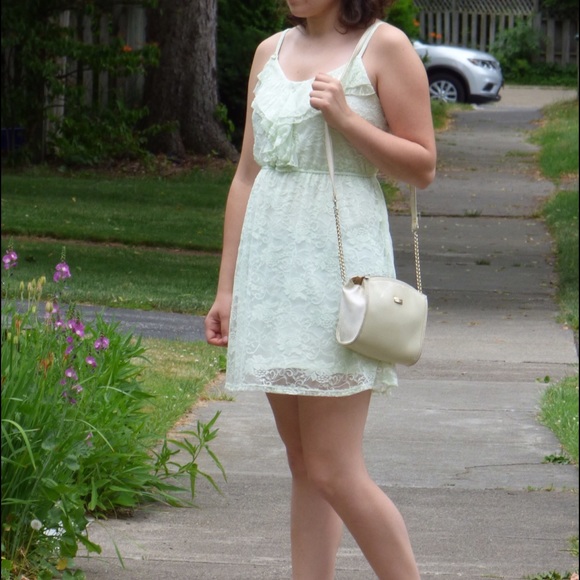 Light tea green dress - Picture 3 of 4