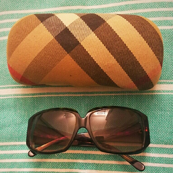 Burberry Sunglasses - Picture 2 of 3