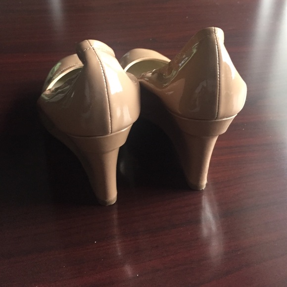 Shoes - Picture 4 of 4