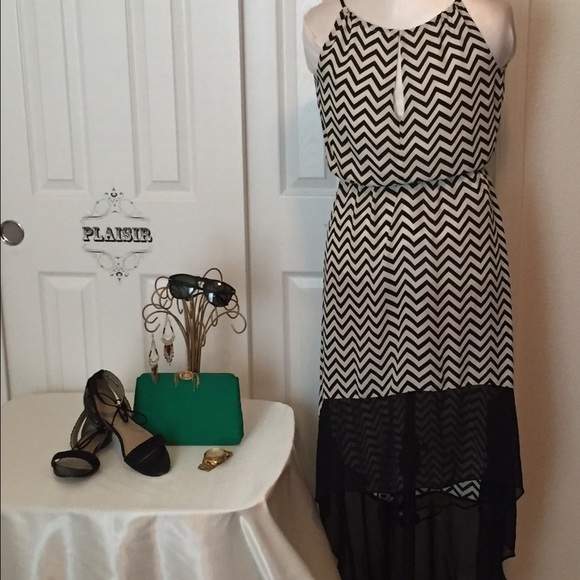 Chic in chevron! Striped high low hem dress - Picture 1 of 4