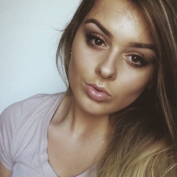 Meet your Posher, Abby - Picture 1 of 1