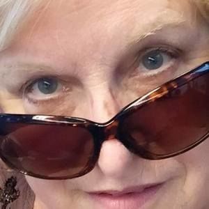 Meet your Posher, Laurie