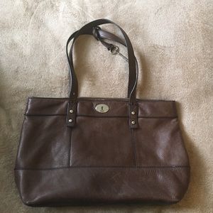 Brown fossil tote bag.