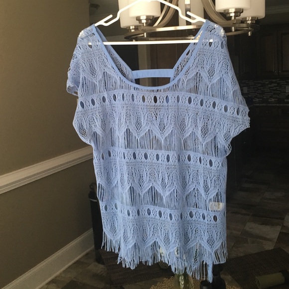 Tops - Beautiful stretchy baby blue crochet fringe top