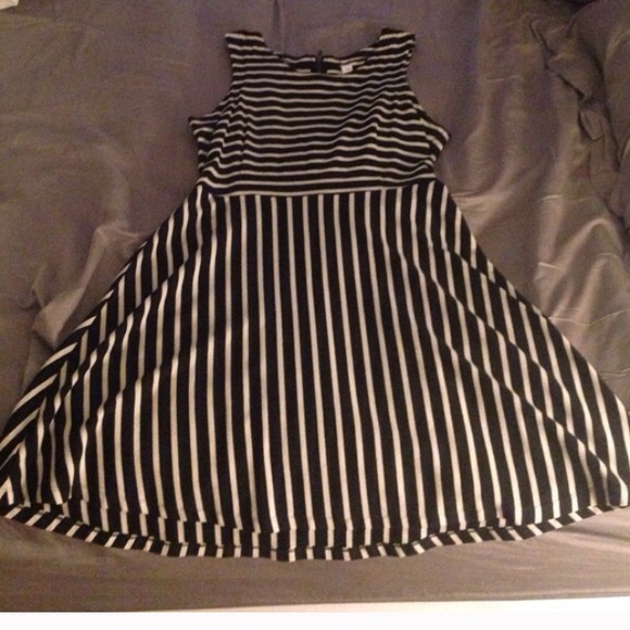 Bundle - Picture 3 of 3