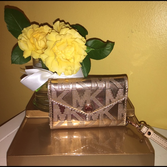 Authentic Michael Kors iPhone 4 Wristlet