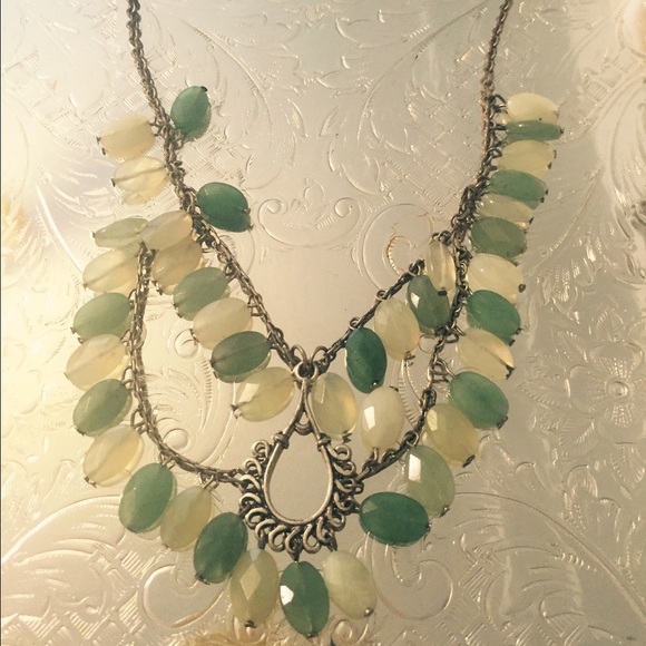 Multi colored bead necklace - Picture 2 of 2