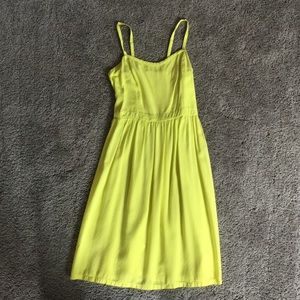 Super cute very summery dress!