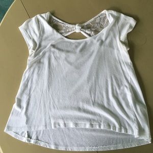 Cute white crop top with lacy details