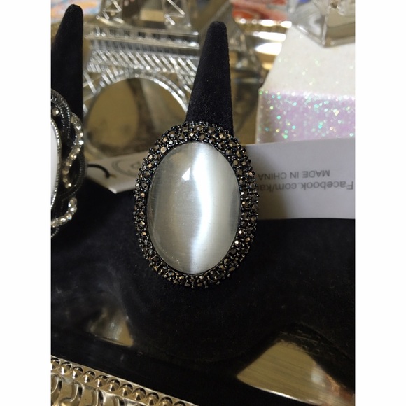 Black Ring 💍 - Picture 1 of 2