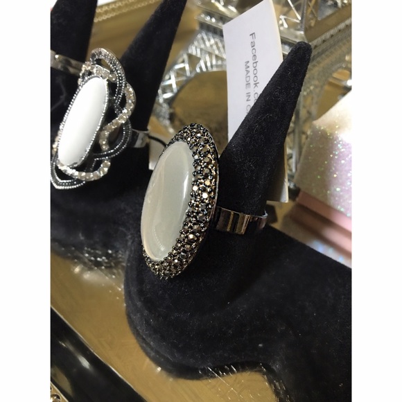 Black Ring 💍 - Picture 2 of 2