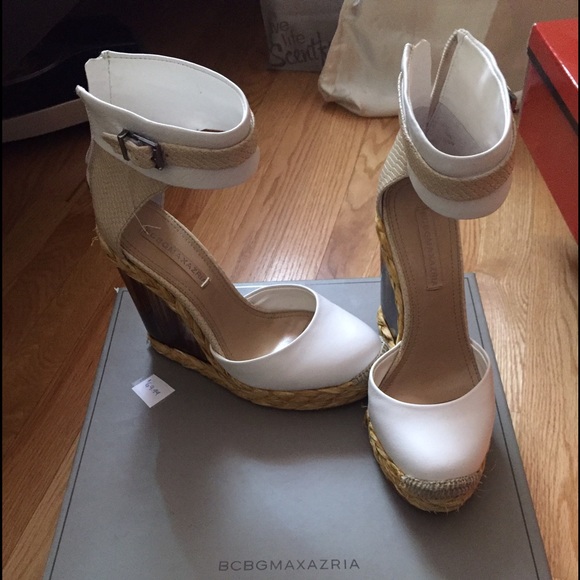 BCBG shoes