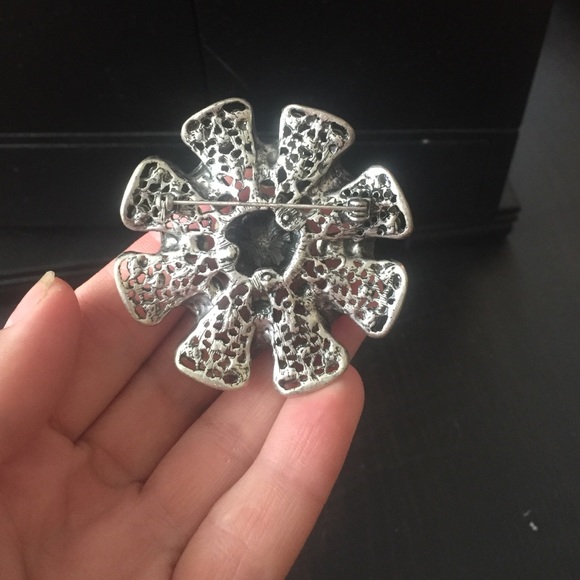 Pin/Pendant - Picture 3 of 4