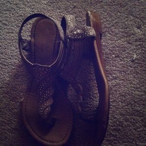 Glittered-up sandals that are extremely cute