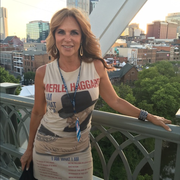 Meet your Posher, Diane - Picture 1 of 1